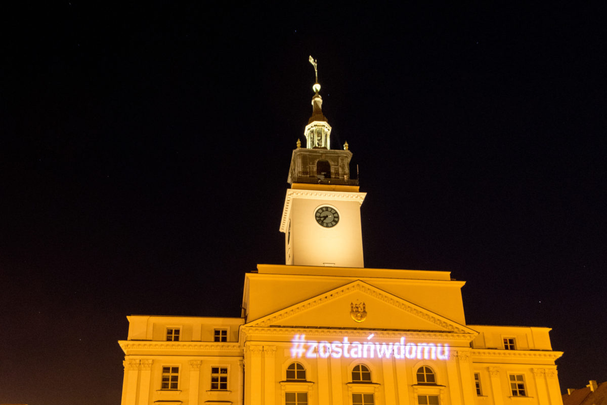 #ZostańwDomu – Kiedyś było jakoś fajniej – Tłumy na Głównym Rynku w Kaliszu