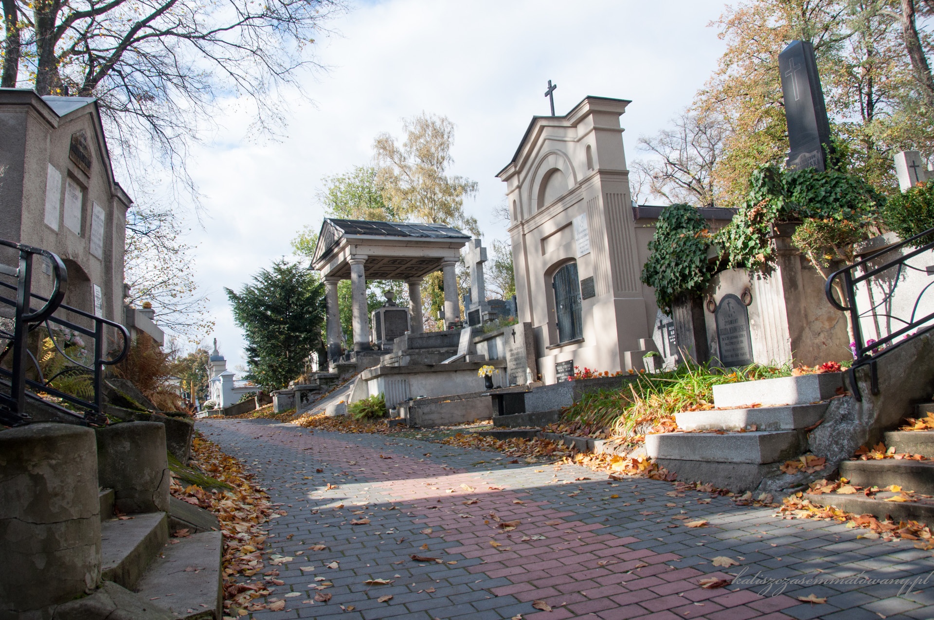 Trzy cmentarze Rogatka
