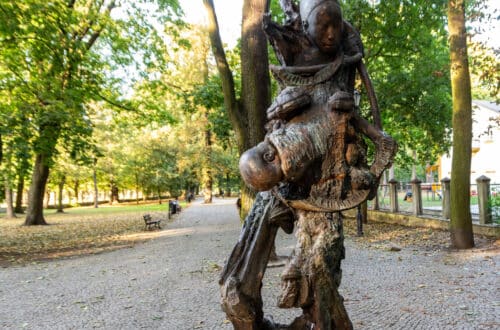 kalisz park gaja rzeźby