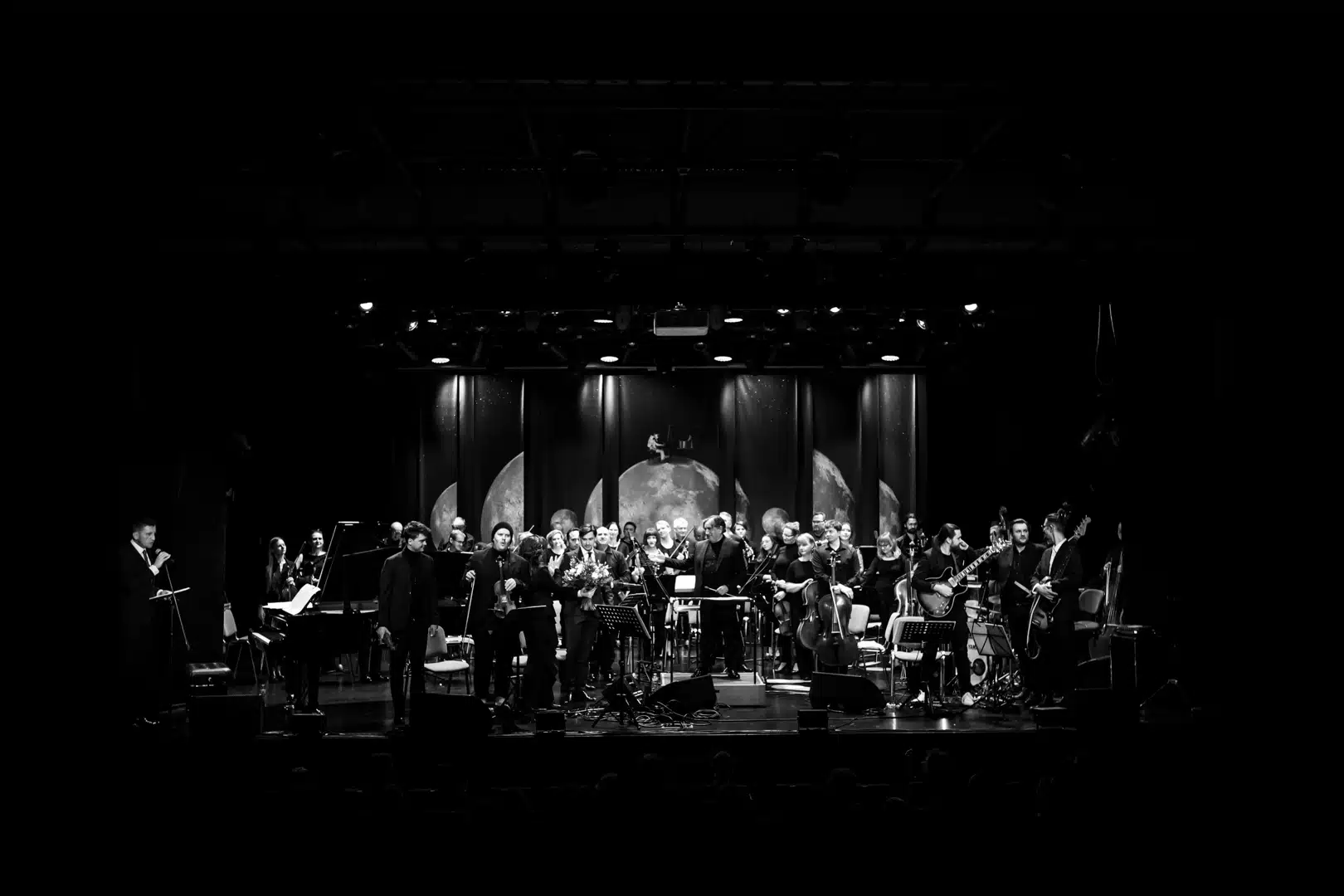 koncert rzeźbyNosferat factory 3 - Kalisz Czasem Malowany Rzeźby i Muzyka MFPJ Kalisz