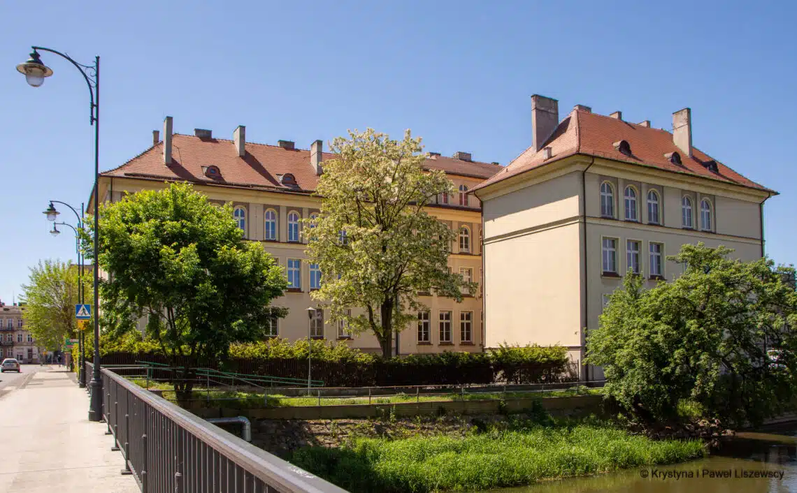 fotoliszewskiinfo - Kalisz Czasem Malowany II Liceum Ogólnokształcące w Kaliszu