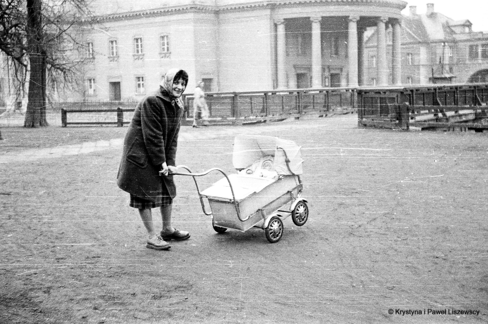 64810012 - Kalisz Czasem Malowany Kalisz w starym albumie