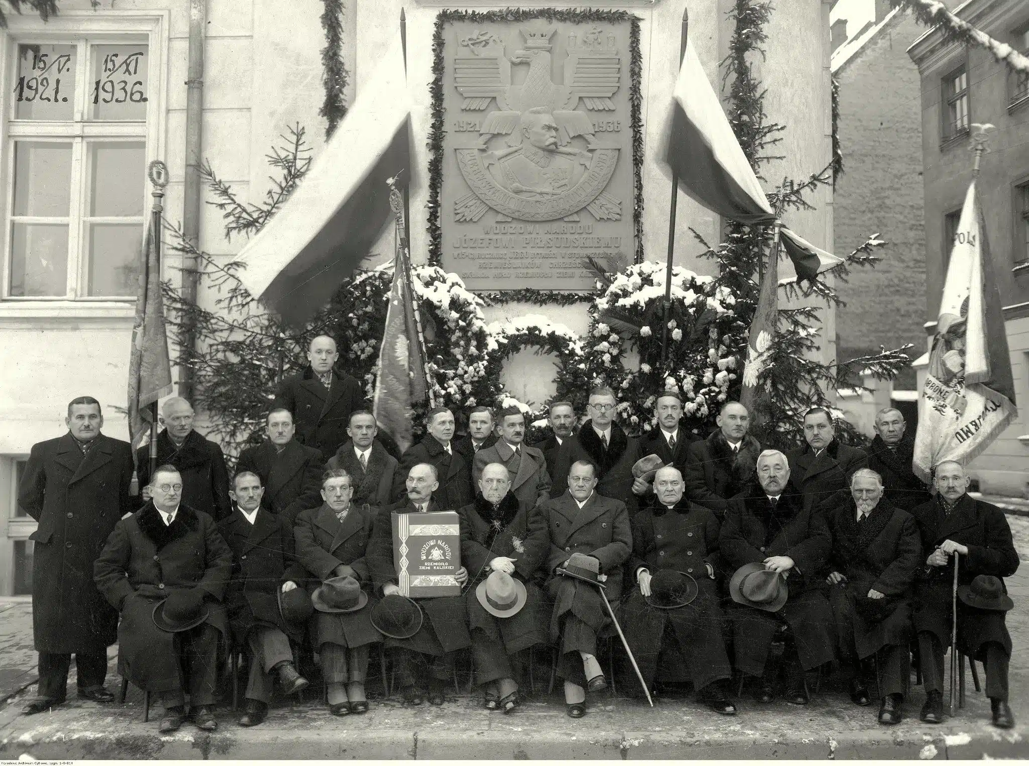 dom rzmieslnikow tablica dla pilsudzkiego - Kalisz Czasem Malowany Dom rzemiosła