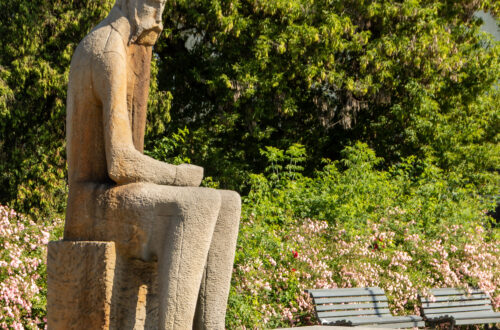 Jerzy Jarnuszkiewicz pomnik Adama Asnyka